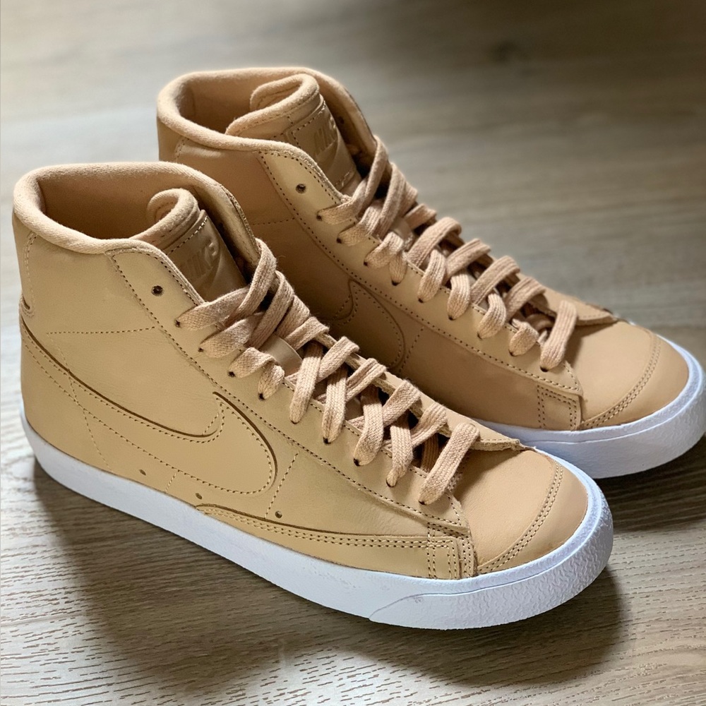 Vachetta Tan Nike Blazer Mid 77 for Woman Size 7.5